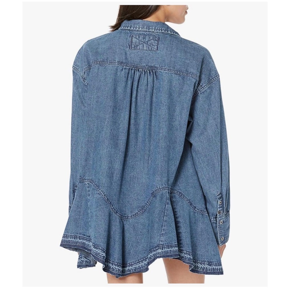 Free People We The Free Blue Denim High Low Swing Shirt Jacket Medium Wash - Picture 4 of 4
